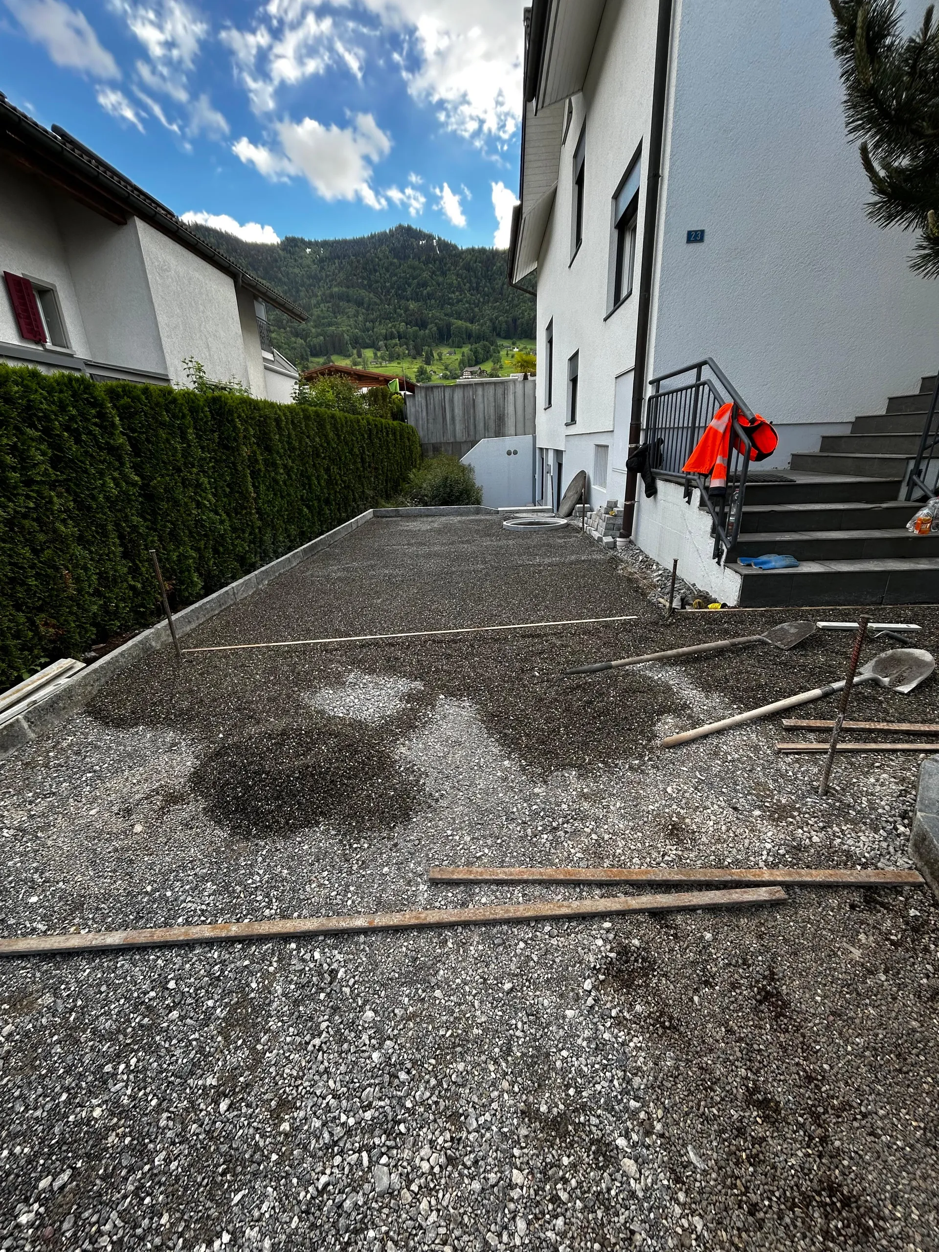 Rasensanierung - Unterbau und Kiesschicht